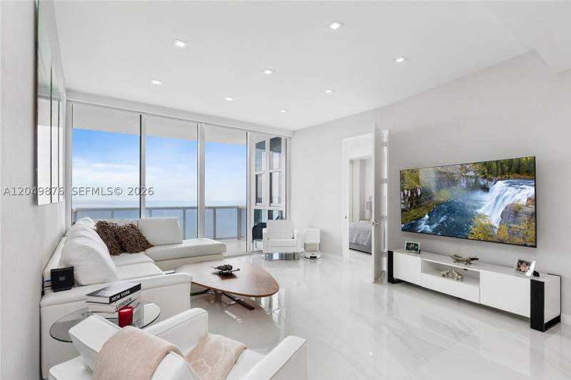 3 bedroom Condominium at 18201 Collins Ave 3504, Trump Royale Condo, Sunny Isles Beach — photo 4