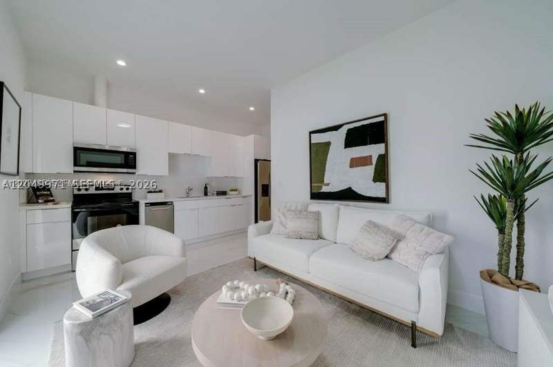 3 bedroom Townhouse at 2936 NW 27th St 2936, Garvey Gardens, Miami — photo 2