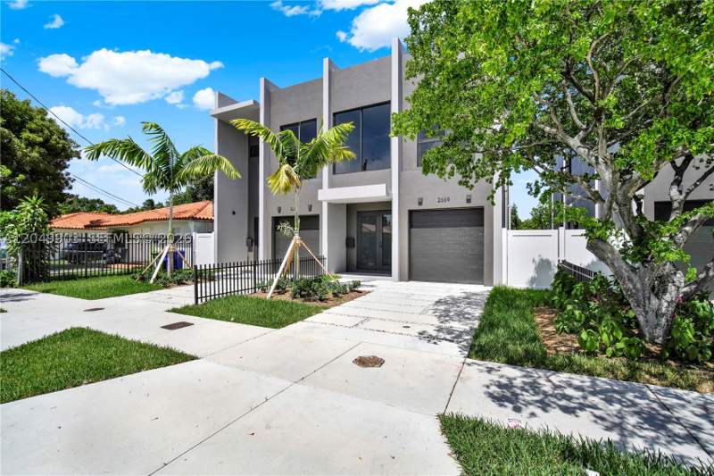 3 bedroom Condominium at 2889 SW 35th Ave 2889, Overbrook Park, Miami — photo 2