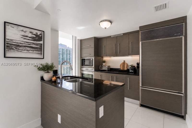 2 bedroom Condominium at 485 Brickell Ave 2908, Icon Brickell Condo No 3, Miami — photo 4