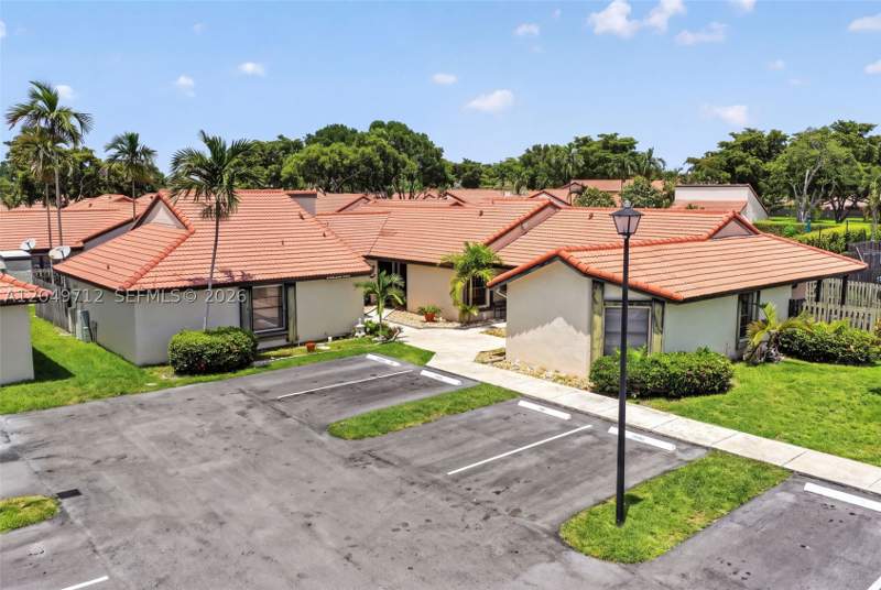 3 bedroom Condominium at 15065 SW 49th Ln F, Lks Of Meadow Vilg Homes, Miami — photo 2