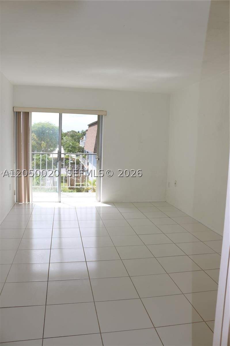 2 bedroom Condominium at 9611 SW 77th Ave 306A, Woodside In Kendall Condo, Miami — photo 5
