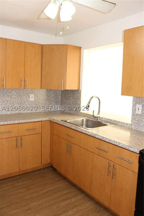 9611 SW 77th Ave 306A, Miami FL - photo 7 of 23