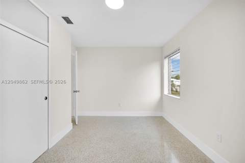 1380 W 60th Ter, Hialeah FL - photo 11 of 59