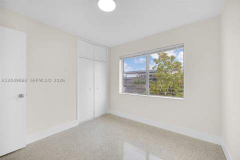 1380 W 60th Ter, Hialeah FL - photo 13 of 59
