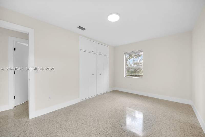 4 bedroom SingleFamilyResidence at 1380 W 60th Ter, Westhaven Hgts 2nd Addn, Hialeah — photo 4