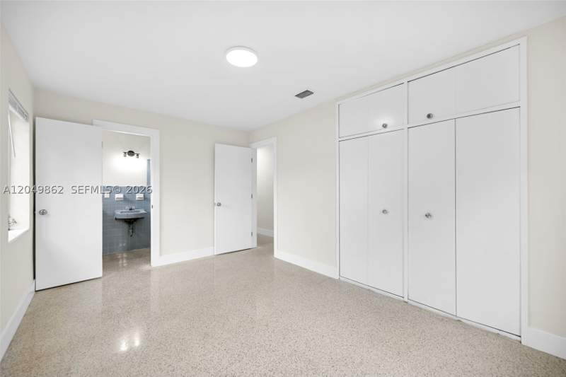 4 bedroom SingleFamilyResidence at 1380 W 60th Ter, Westhaven Hgts 2nd Addn, Hialeah — photo 5