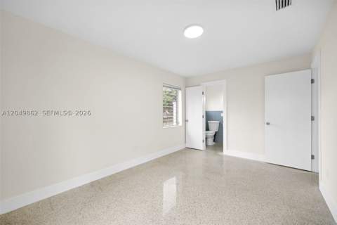 1380 W 60th Ter, Hialeah FL - photo 6 of 59