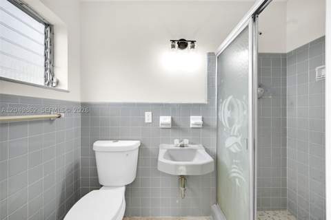 1380 W 60th Ter, Hialeah FL - photo 7 of 59