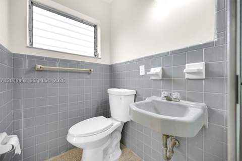 1380 W 60th Ter, Hialeah FL - photo 8 of 59