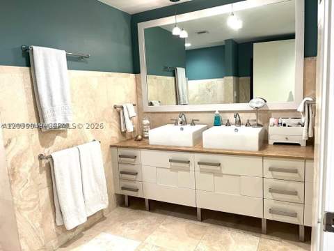 3540 Main Hwy 204, Miami FL - photo 7 of 9