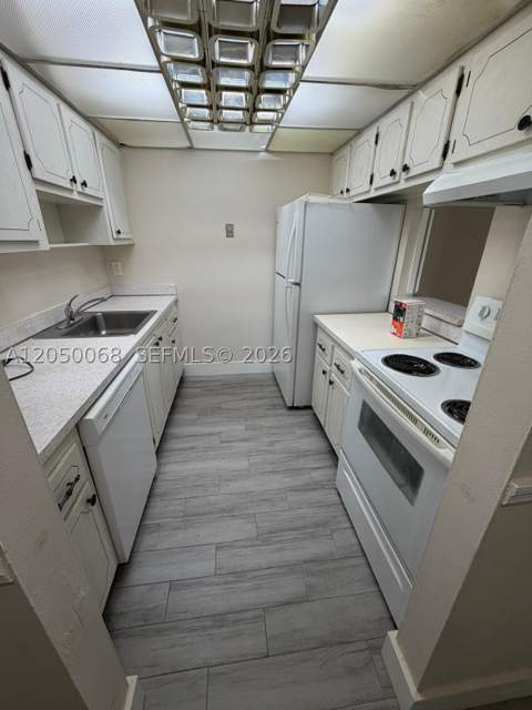 14421 N Kendall Dr 412M, Miami FL - photo 6 of 19