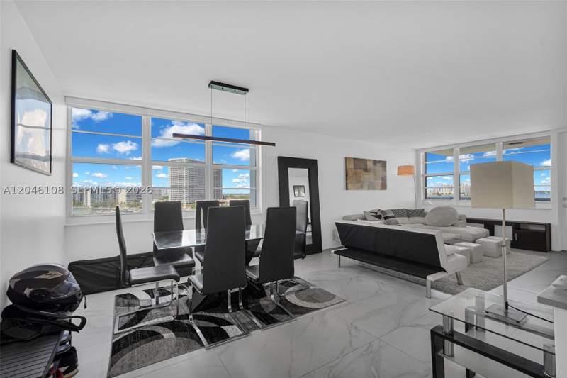 2 bedroom Condominium at 2016 Bay Dr 808, Villa Bay Vista Condo, Miami Beach — photo 2