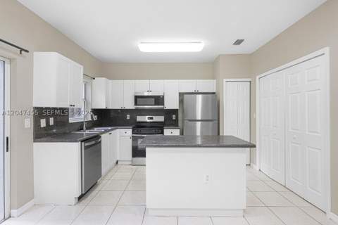 2943 SE 15th Ter, Homestead FL - photo 11 of 27