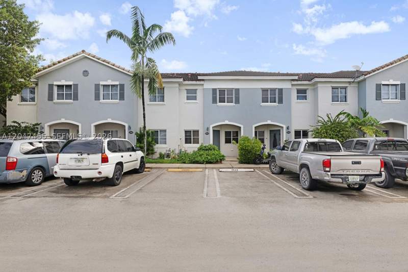 2 bedroom Townhouse at 2943 SE 15th Ter, Venetia Grove, Homestead — photo 3