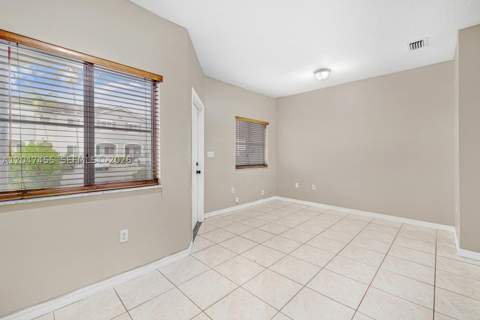 2943 SE 15th Ter, Homestead FL - photo 9 of 27