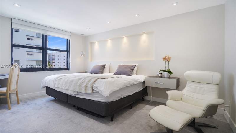 2 bedroom Condominium at 4301 Collins Ave 403, Vendome Place Condo, Miami Beach — photo 5