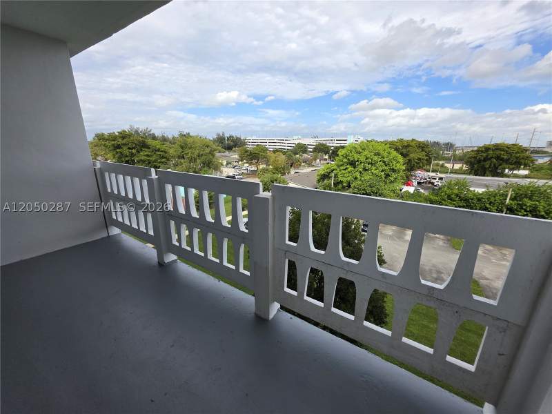 1 bedroom Condominium at 15600 NW 7th Ave 511, Parkway Towers Bldg 1, Miami — photo 5