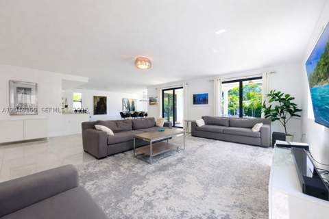 471 SW 30th Rd, Miami FL - photo 6 of 39