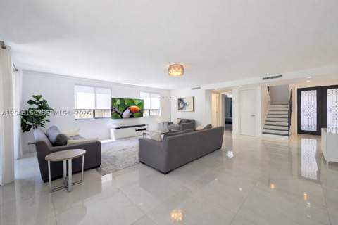 471 SW 30th Rd, Miami FL - photo 7 of 39