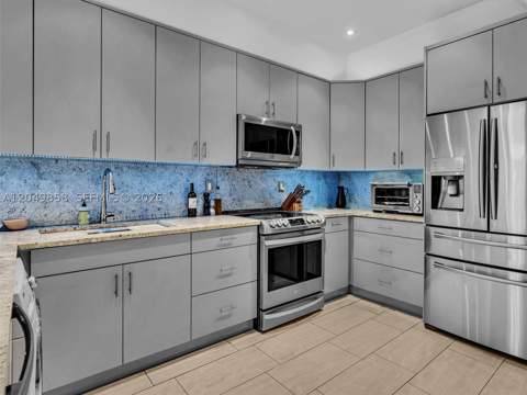 2901 S Bayshore Dr 1G, Miami FL - photo 9 of 40