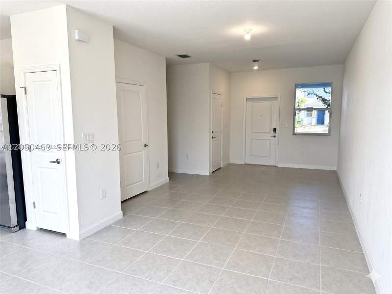 3 bedroom Townhouse at 35912 SW 179th Path, cedar point, Homestead — photo 2