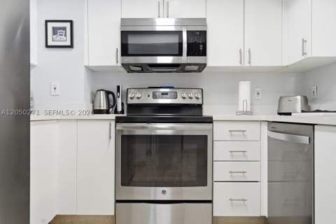 17375 Collins Ave 1506, Sunny Isles Beach FL - photo 10 of 39