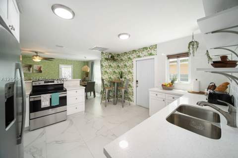 810 NW 21st Ct, Miami FL - photo 14 of 21