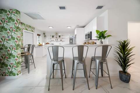 810 NW 21st Ct, Miami FL - photo 17 of 21