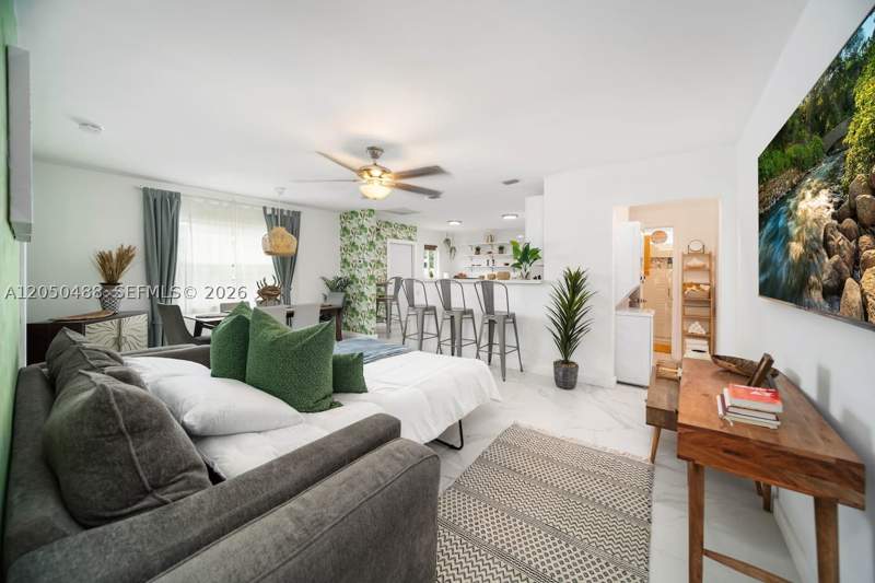 4 bedroom SingleFamilyResidence at 810 NW 21st Ct, Nelsen Park, Miami — photo 2