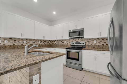 582 NE 207th St, Miami FL - photo 13 of 30