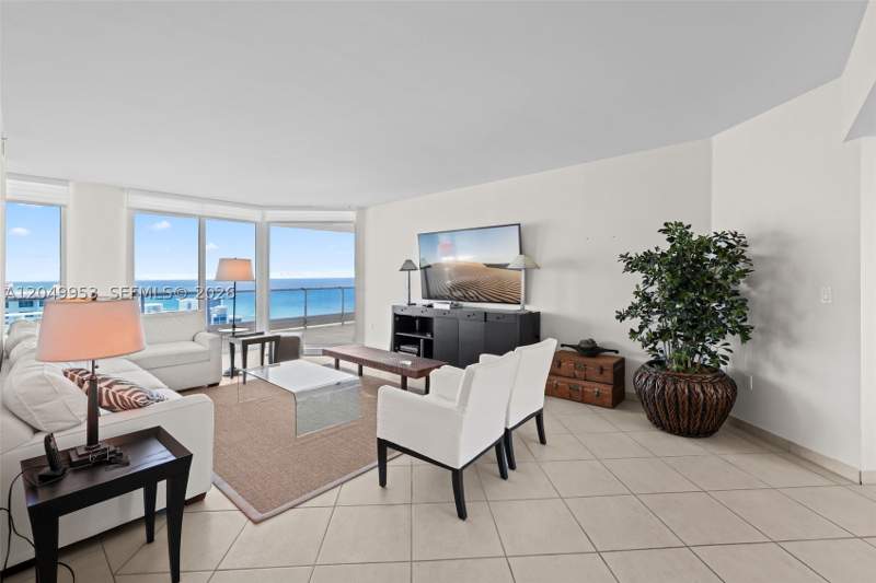 2 bedroom Condominium at 5025 Collins Ave 1707, Capobella Condo, Miami Beach — photo 3