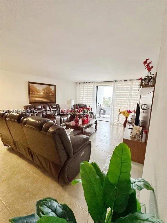 2 bedroom Condominium at 13953 Kendale Lakes Cir 410B, Towers Of Kendale Lakes C, Miami — photo 3