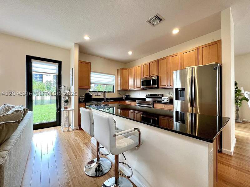 4 bedroom SingleFamilyResidence at 965 NE 193rd Ter, Champion Lakes, Miami — photo 5