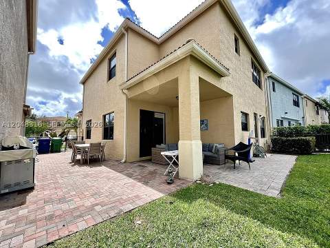 965 NE 193rd Ter, Miami FL - photo 6 of 37