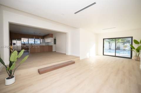 15411 NE 10th Ave, North Miami Beach FL - photo 10 of 18