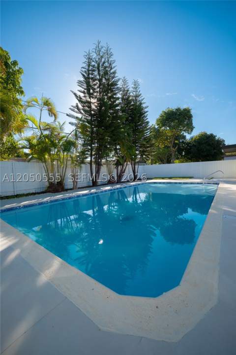 15411 NE 10th Ave, North Miami Beach FL - photo 17 of 18