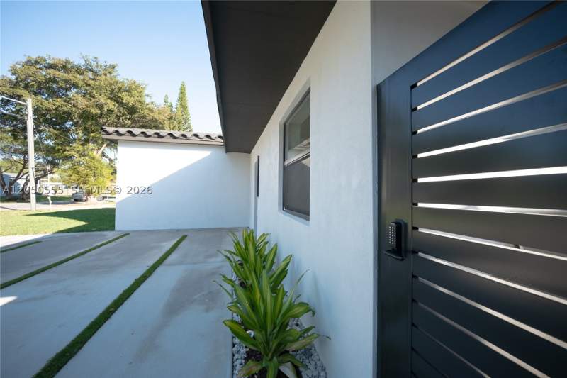 4 bedroom SingleFamilyResidence at 15411 NE 10th Ave, Breezeswept Heights, North Miami Beach — photo 5