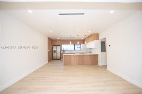 15411 NE 10th Ave, North Miami Beach FL - photo 8 of 18