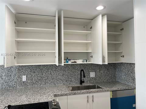 860 NE 78th St 303, Miami FL - photo 10 of 47