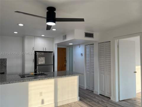 860 NE 78th St 303, Miami FL - photo 14 of 47