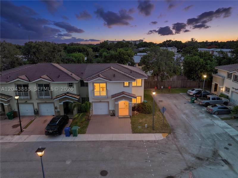 5 bedroom Condominium at 14070 SW 260th St 103, Cedars Woods Homes Condo, Homestead — photo 2