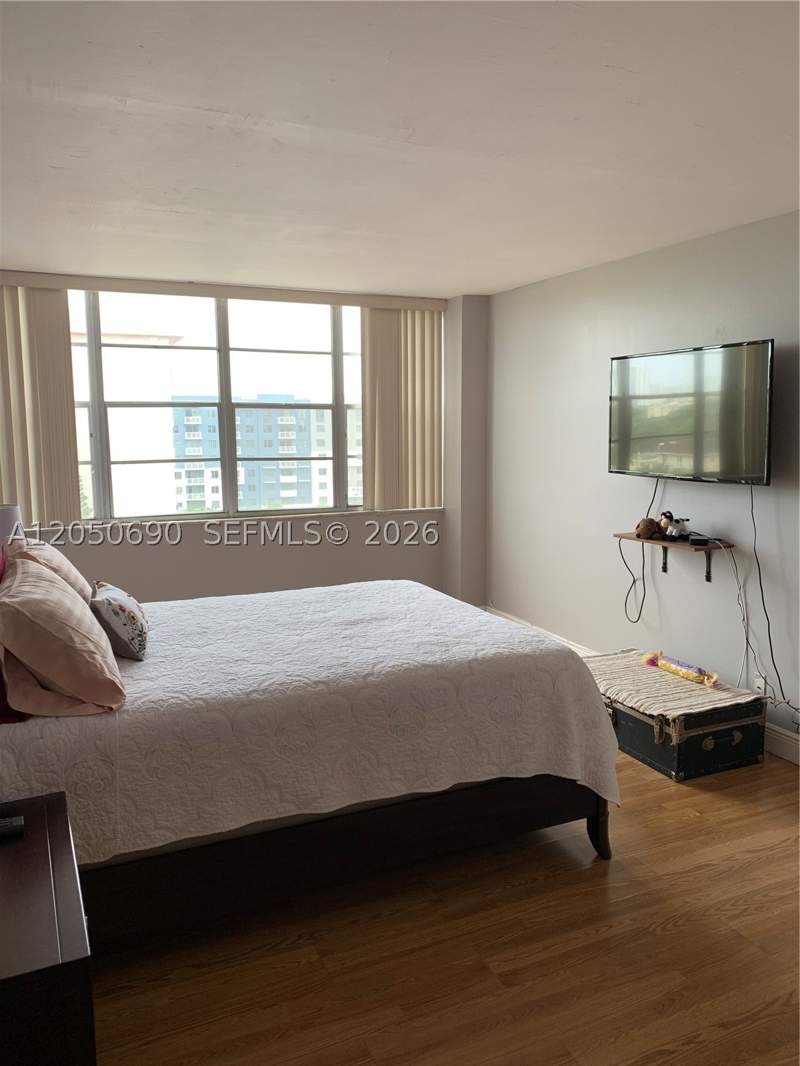 2 bedroom Condominium at 2025 NE 164th St 808, Crestview Towers Condo, North Miami Beach — photo 2