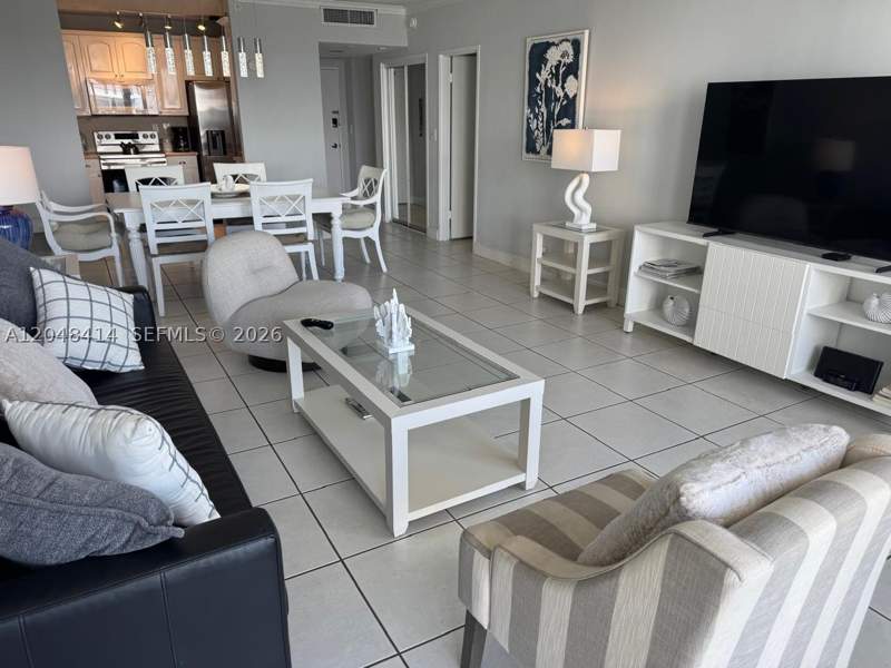 1 bedroom Condominium at 5601 Collins Ave 823, The Pavilion Condo, Miami Beach — photo 2