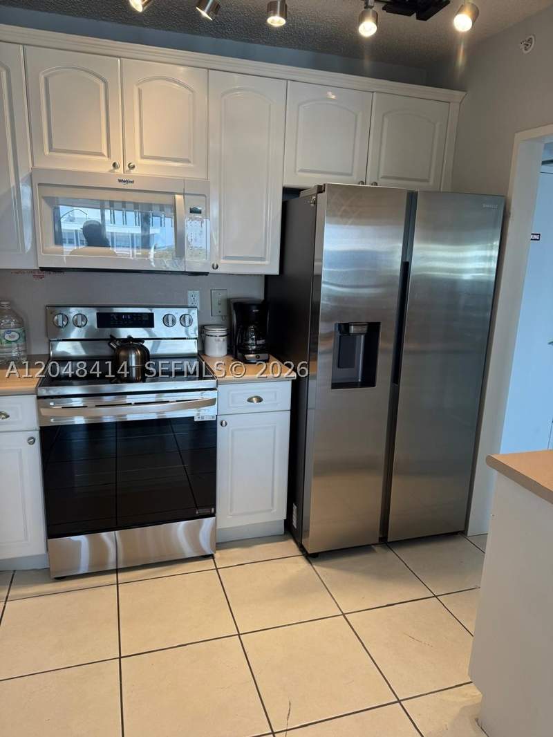 1 bedroom Condominium at 5601 Collins Ave 823, The Pavilion Condo, Miami Beach — photo 3