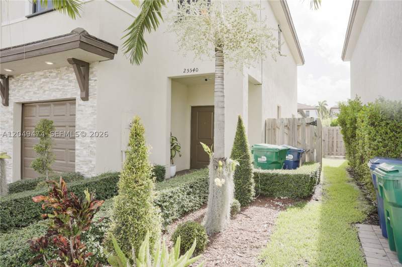3 bedroom SingleFamilyResidence at 25540 SW 108th Ct, Allapattah Gdns, Homestead — photo 2