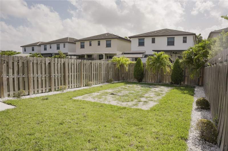 3 bedroom SingleFamilyResidence at 25540 SW 108th Ct, Allapattah Gdns, Homestead — photo 4