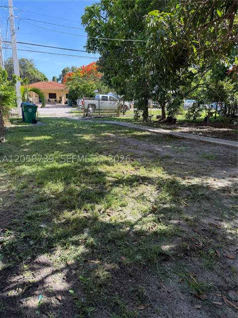 3555 SW 23rd St, Miami FL - photo 6 of 9