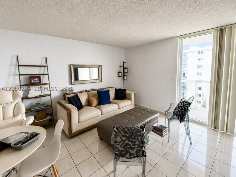 1 bedroom Condominium at 2401 Collins Ave 1612, The Riviera Condo, Miami Beach — photo 4