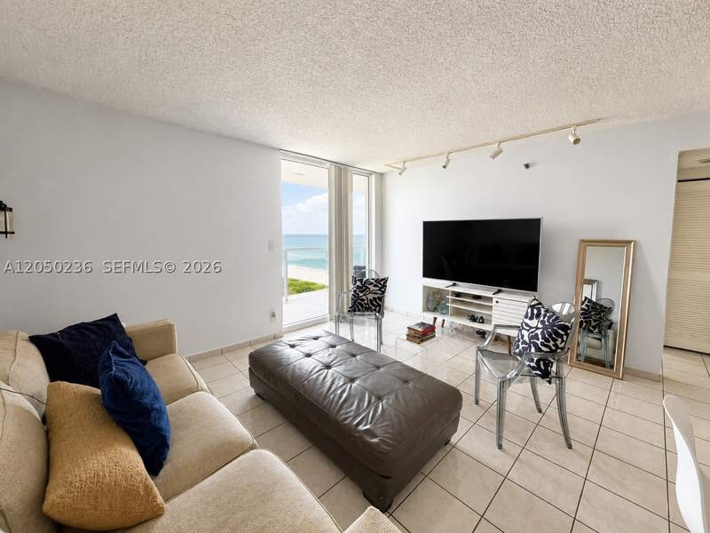 1 bedroom Condominium at 2401 Collins Ave 1612, The Riviera Condo, Miami Beach — photo 5
